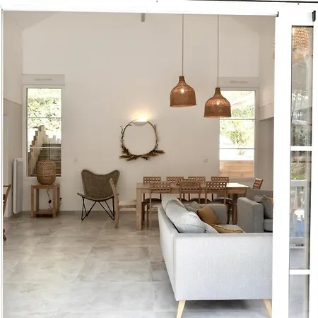 Villa Belle Familiale Renovee Dans Cadre Exceptionnel-ag15 *